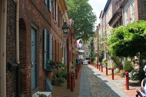 philadelphia guided walking tours.